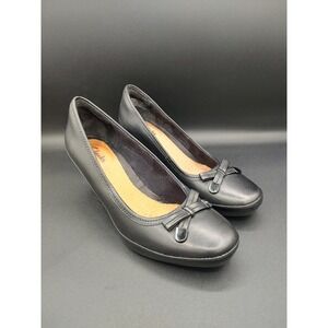 Clarks Artisan Black Leather Bow Pumps Round Toe Block Heel 26062280 Womens 7.5W